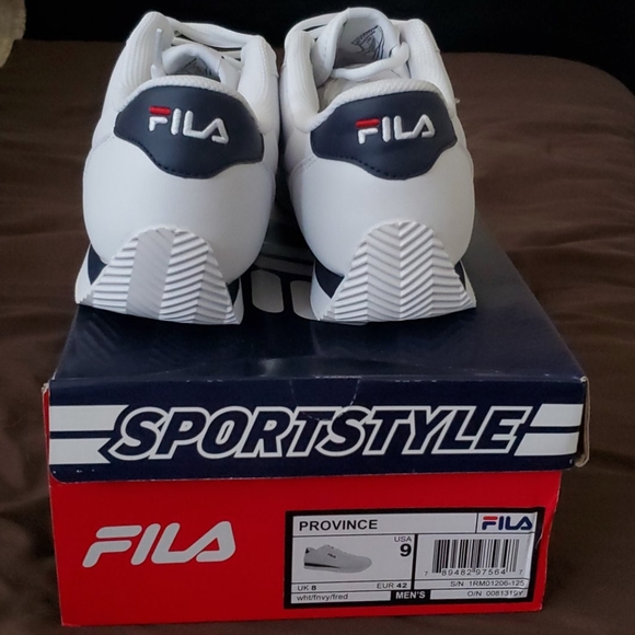Men Fila Tennis Shoes - Picture 3 of 4